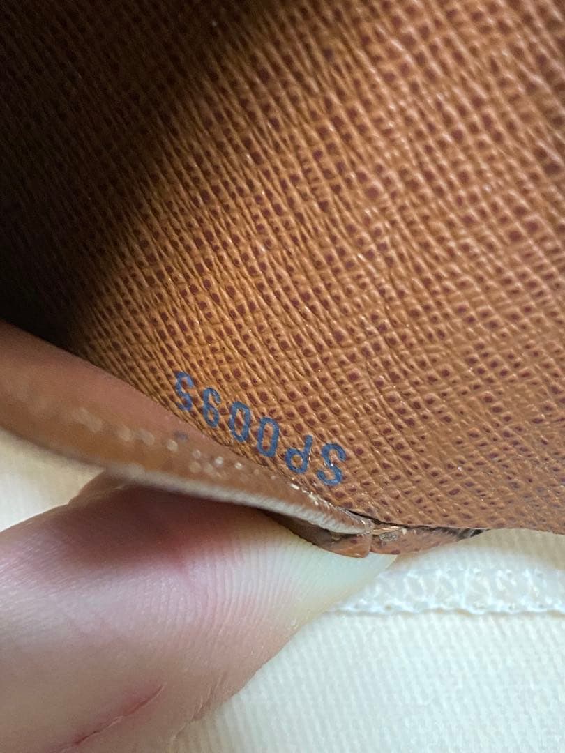 ルイヴィトン ポルトフォイユ エリーズ 折り財布 カード