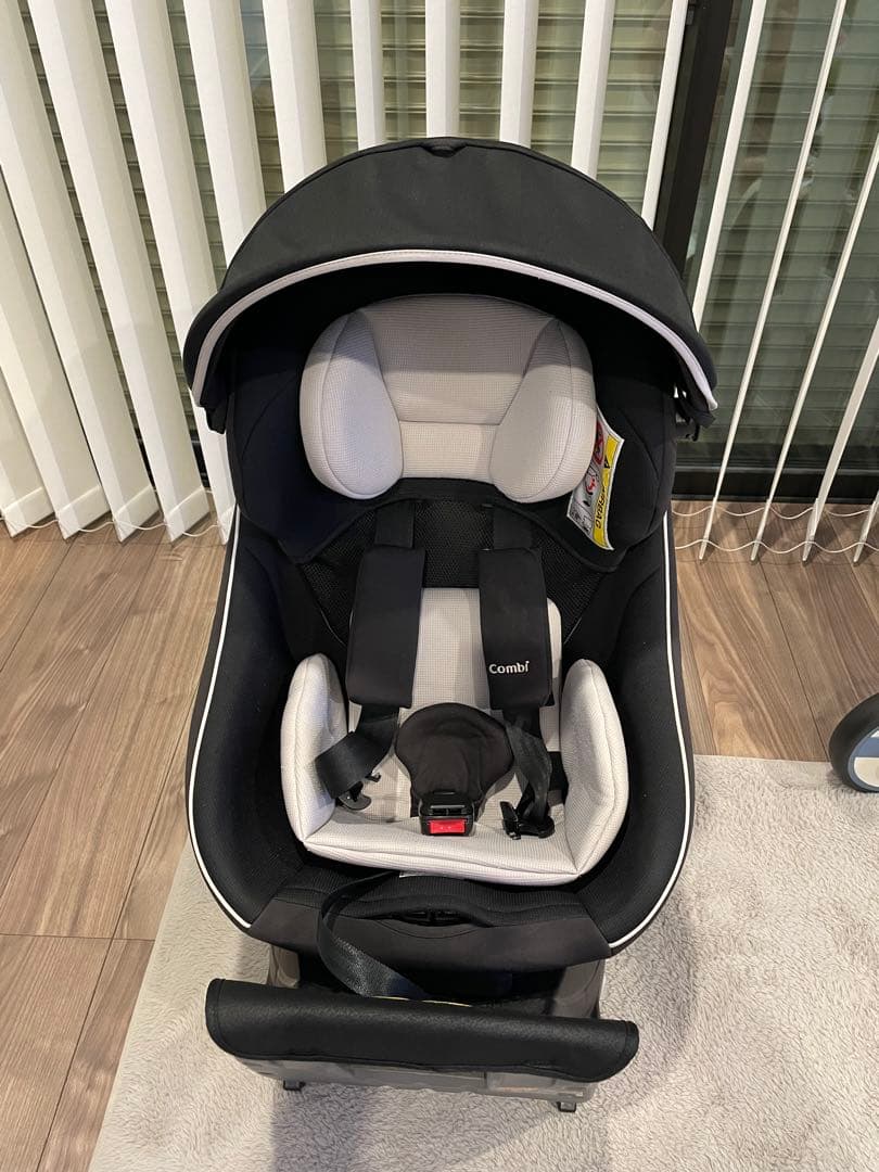 m✴︎Combi ✴︎チャイルドシート ISOFIXエッグショック　ブラック