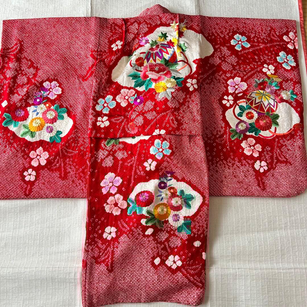 七五三 3歳 総絞り 着物 正絹 被布 三歳 赤 草履 753 金駒刺繍 赤白