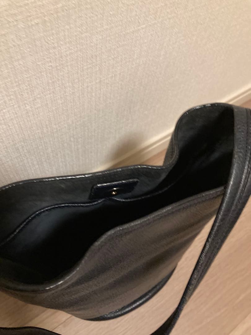 ヒロフHIROFU バケツ型バッグ　バケットバッグ　黒ブラック