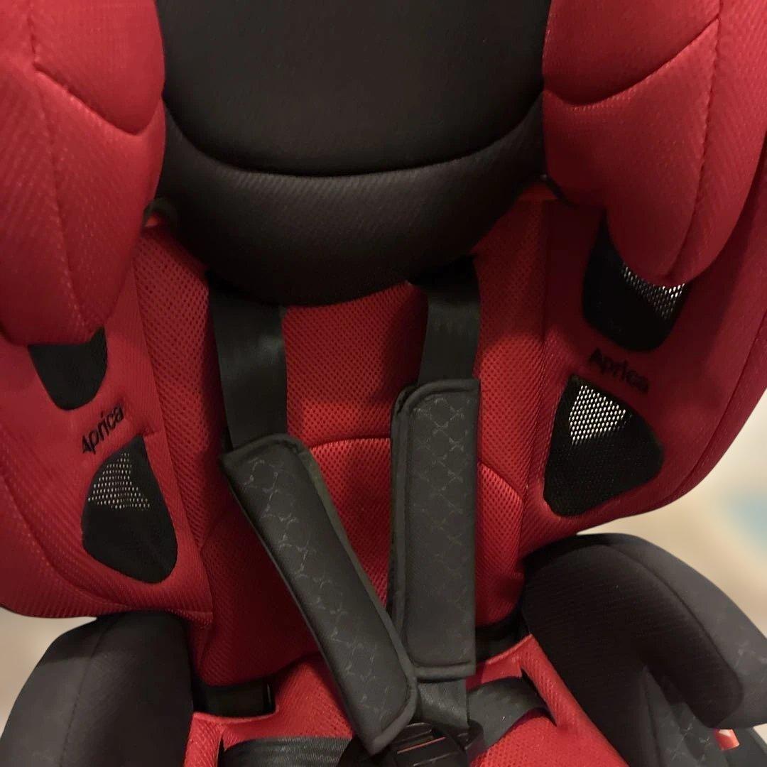 極美品 アップリカ エアグルーヴプラス レッド ジュニアシート