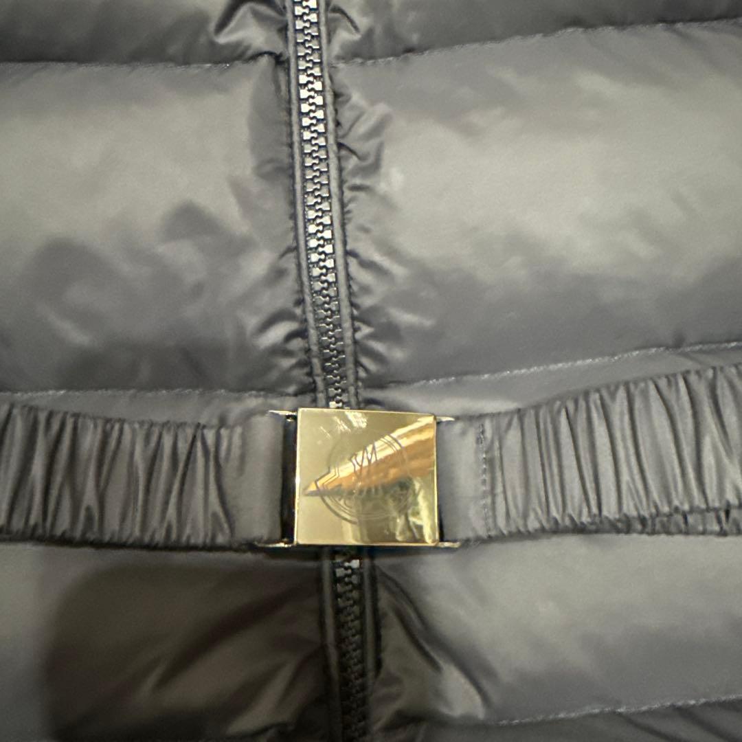 モンクレール　ベルト付きロンパースダウン