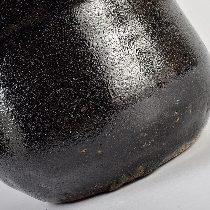 茶道具　芳幽軒　加藤石春作　黒楽水指　時代箱付　V　R9345