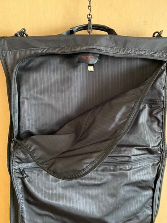 TUMI 三つ折りガーメントバッグ(機内持ち込み可) 節約