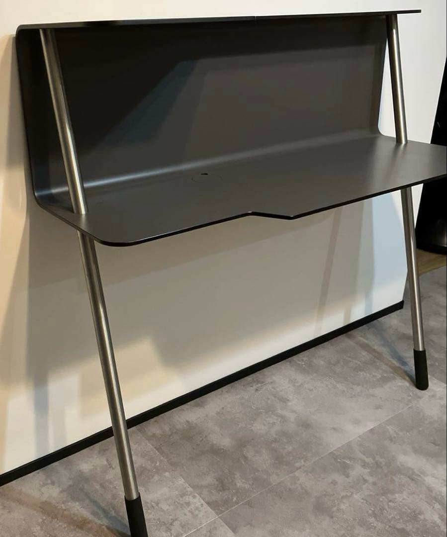 MOX(スイス製) グレー パソコンデスク　シンプルデザイン　壁掛け式