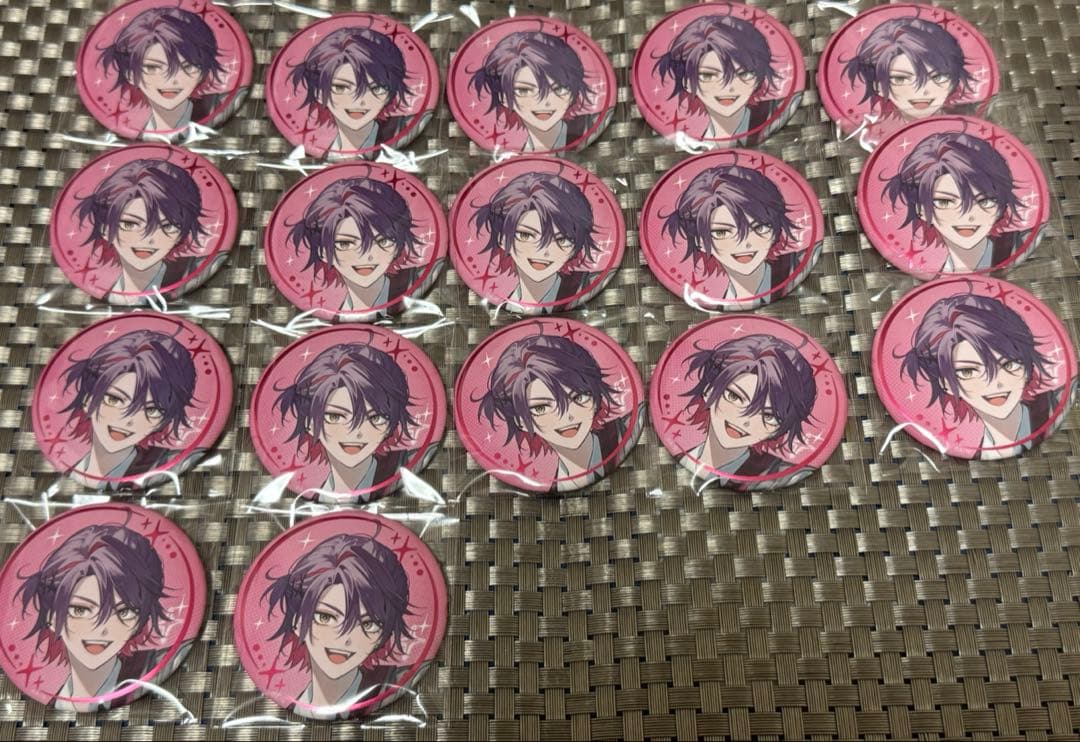 渡会雲雀 缶バッジ 3周年 - メルカリ