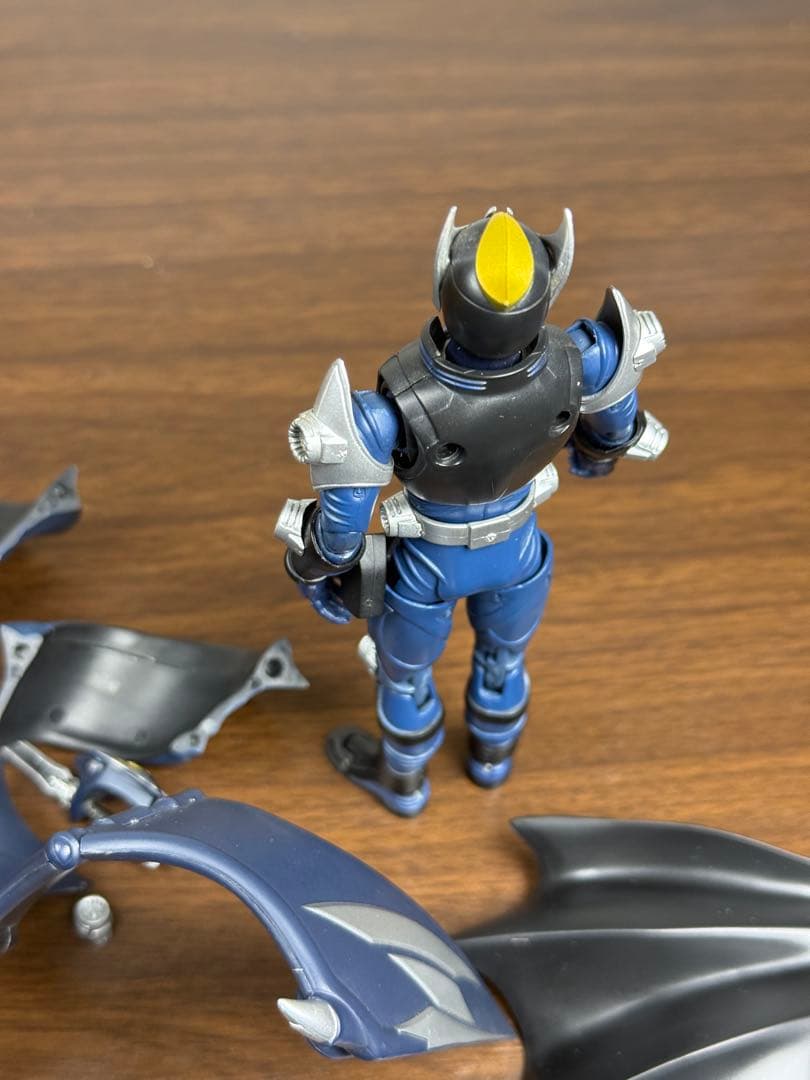 S.H.Figuarts 仮面ライダー ダークウィング