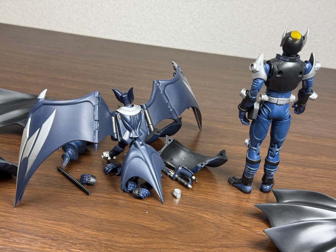 S.H.Figuarts 仮面ライダー ダークウィング