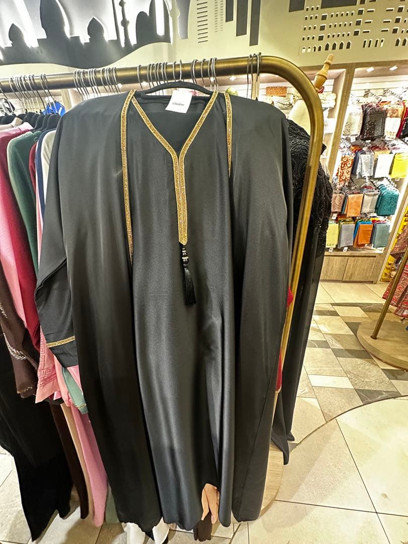 アラブ首長国連邦　ドバイ　アバヤ　セット