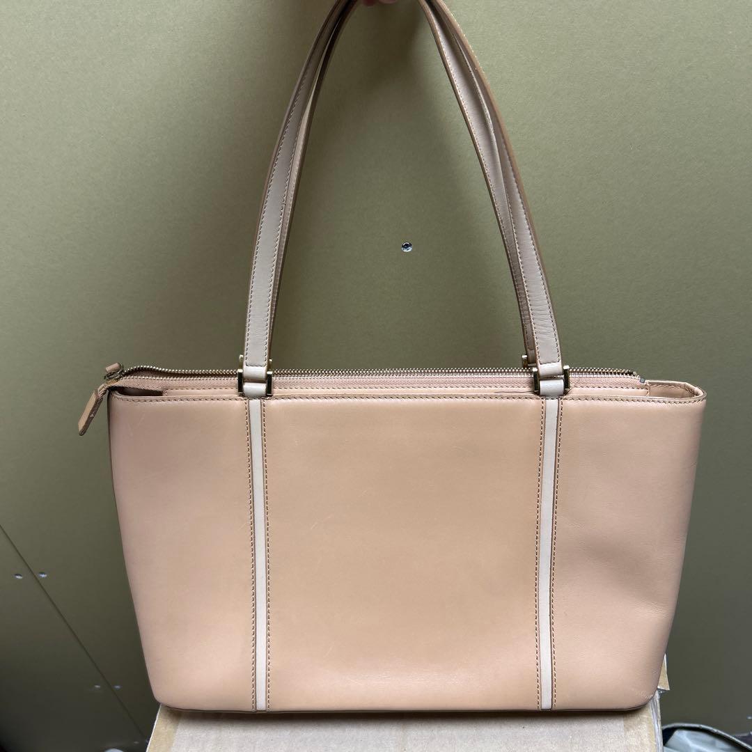 BURBERRY ベージュ レザートートバッグ