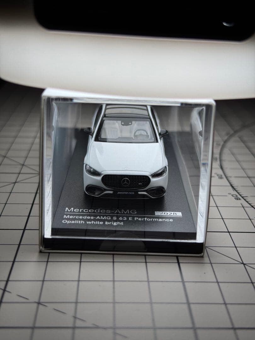 メルセデス・ベンツ マイバッハ S850 と AMG S63 Eミニカー セット