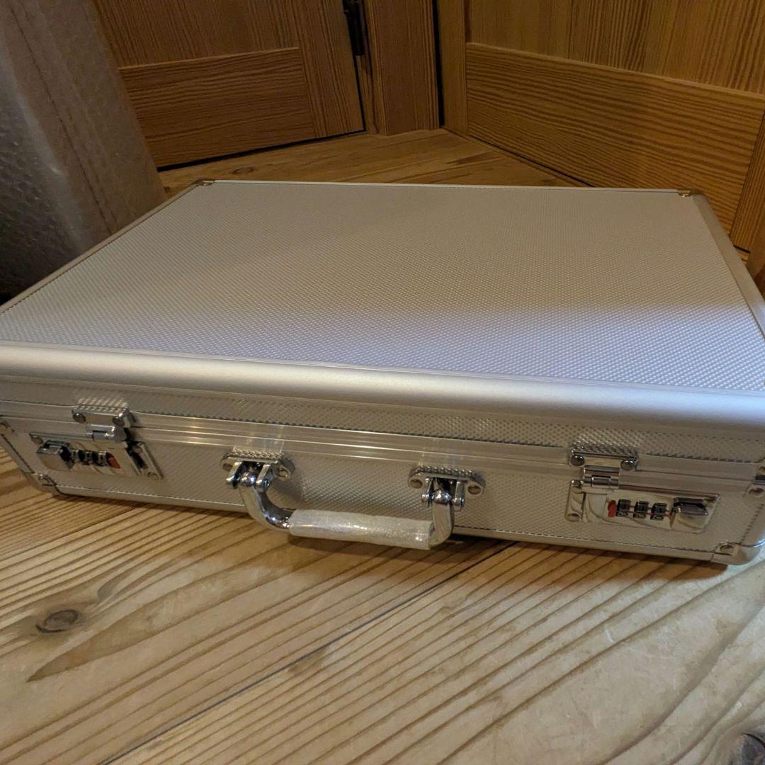 ☆スラブ アタッシュケース 50枚収納可能 PCGS NGC 保護 強化アルミ製