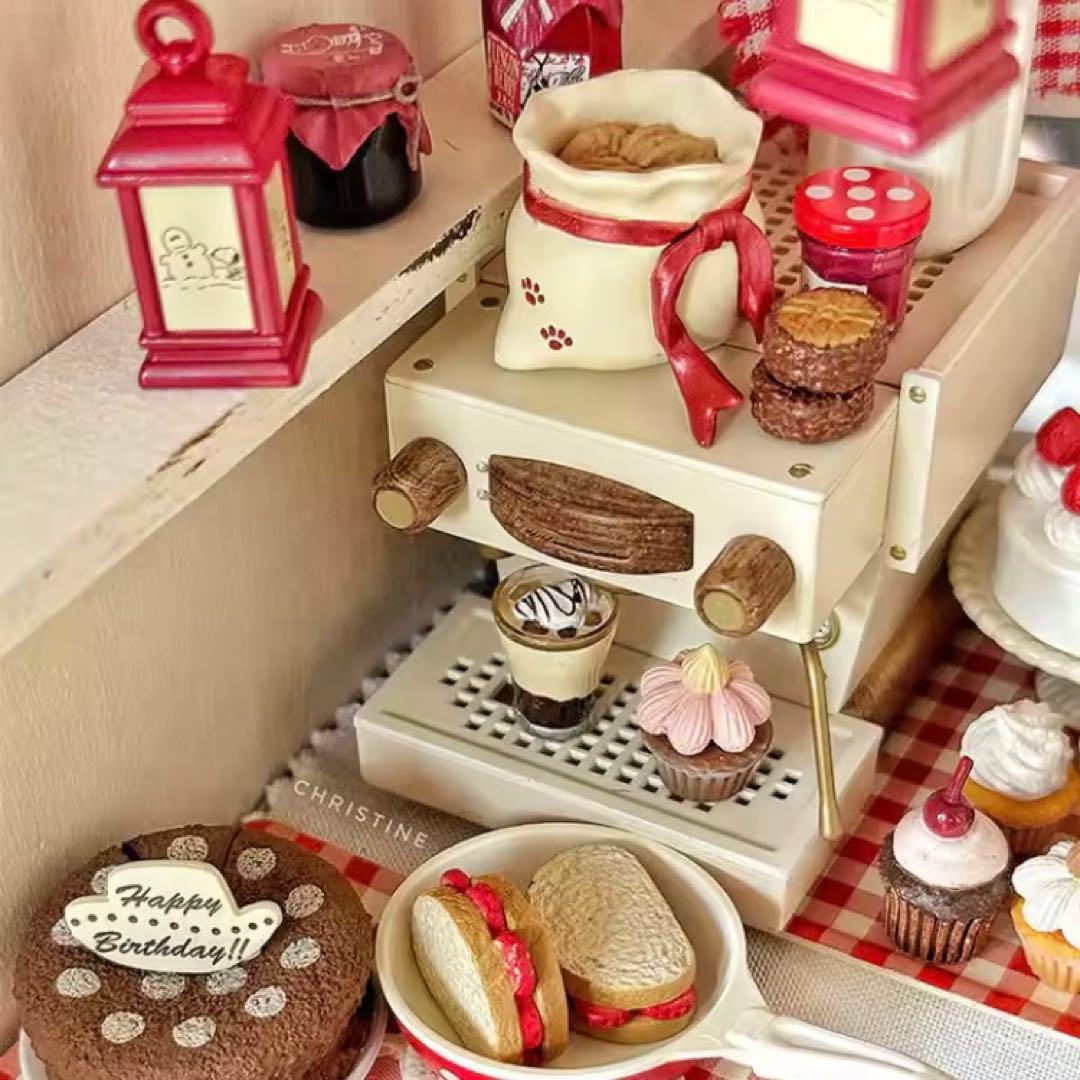 ミニチュア　コーヒーマシン　エスプレッソマシン　クリームホワイト　ドールハウス