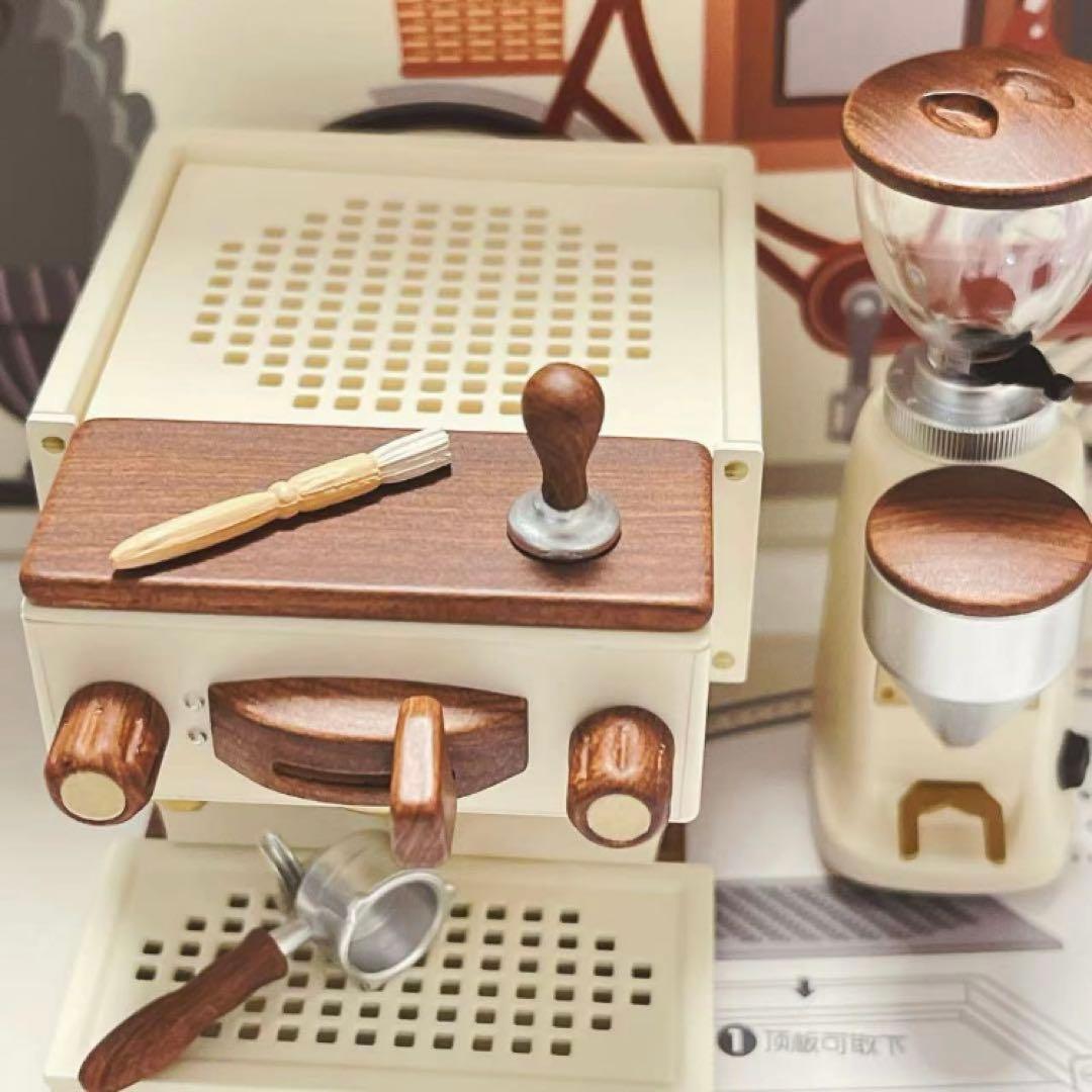 ミニチュア　コーヒーマシン　エスプレッソマシン　クリームホワイト　ドールハウス