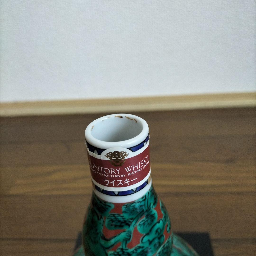 空き瓶 サントリー 特製ウイスキー 【九谷焼 瓢型木米風申文 】木箱、台座