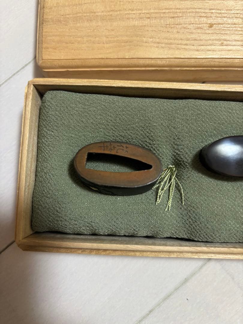 B5666【アンティーク】刀装具　銘花華