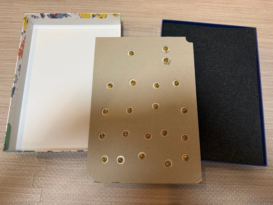 モンスターズインク　20周年　ピンバッジ　希少　レア