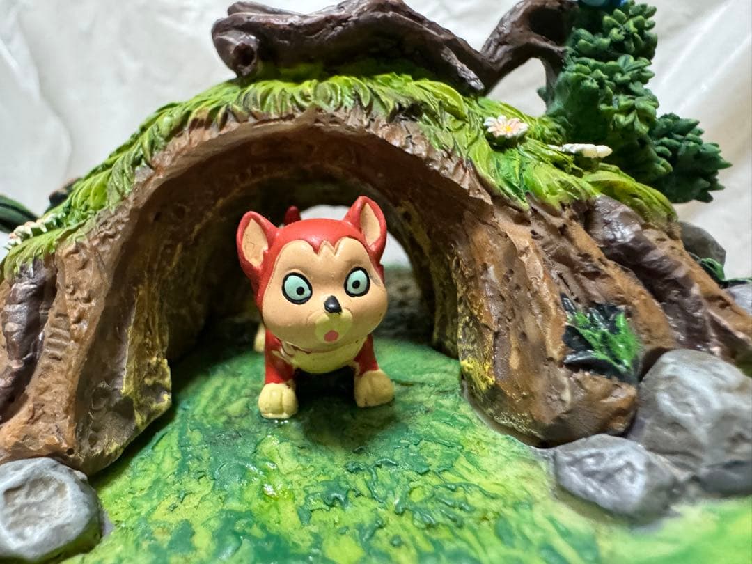 ディズニー 不思議の国のアリス 砂時計型ライトアップ オルゴール付スノーグローブ