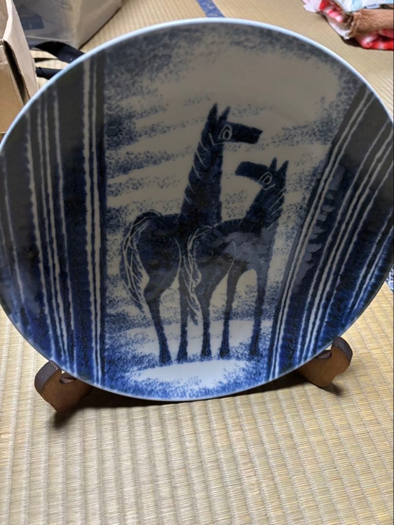 砥部焼 梅山窯 尺一寸大皿（馬絵） - メルカリ