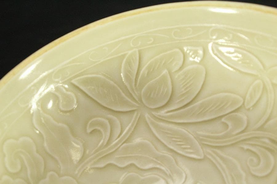 中国美術 白磁 花紋 碗(HA519)