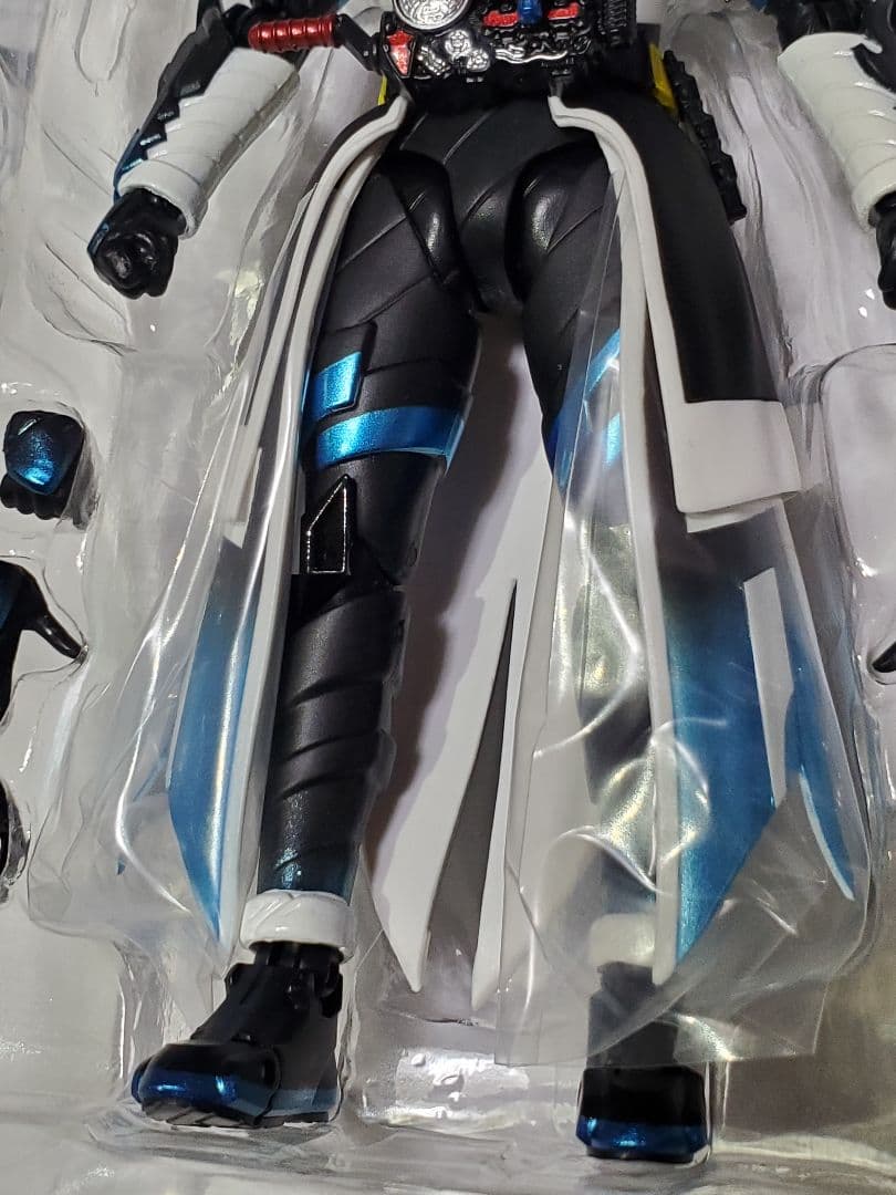 【美品】S.H.Figuarts 仮面ライダー クローズエボル フィギュアーツ