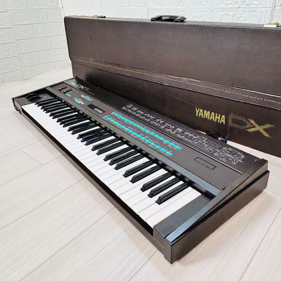 廃盤 ヤマハ シンセサイザー DX7 ハードケース付き 61鍵盤 32音色