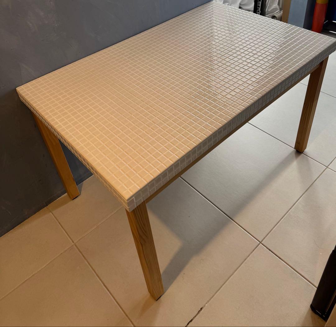モモナチュラル　タイルダイニングテーブル