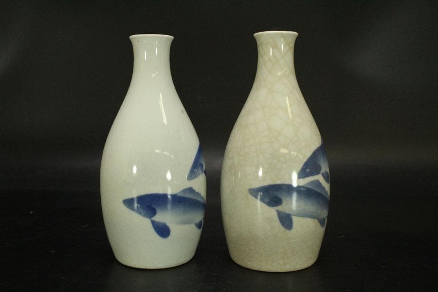 平安幹山作 双魚紋 瓶一対 共箱(ZE526)