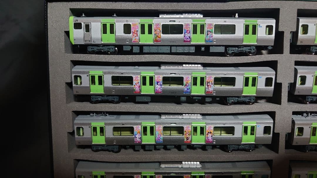 KATO E235系山手線 フル編成ラッピング車