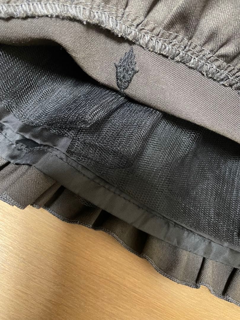 ブラックピースナウ　スカート