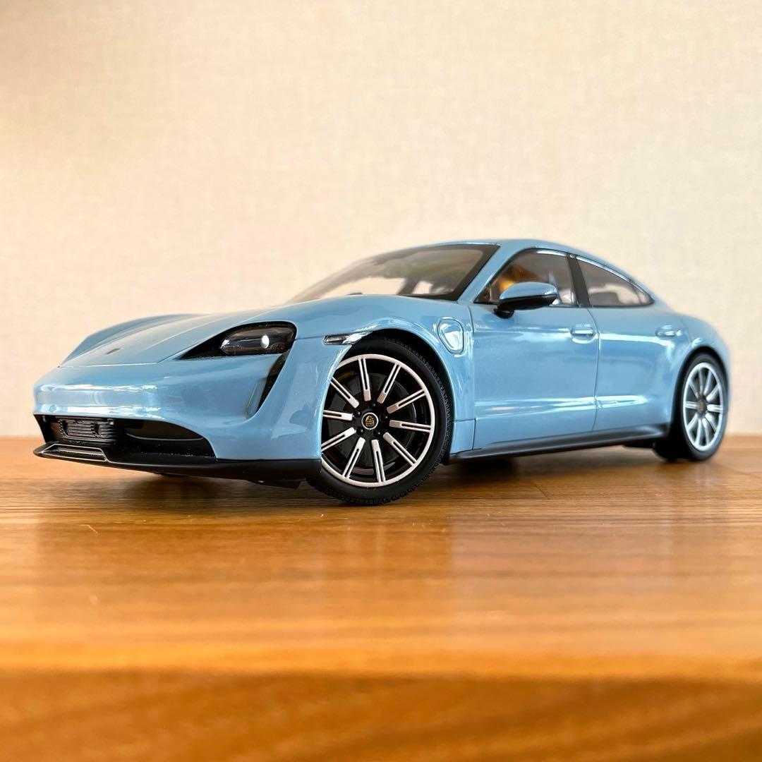 【ミニカー 美品 希少】ミニチャンプス 1/18 ポルシェ タイカン 4S