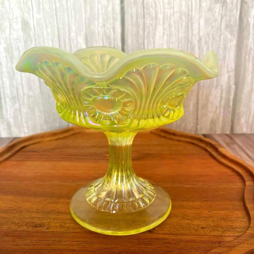 フェントン ウランガラス トパーズオパールセント 虹色