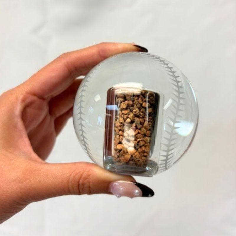 大谷翔平 50-50記念 クリスタル 野球ボール ゲーム使用済みの土付き