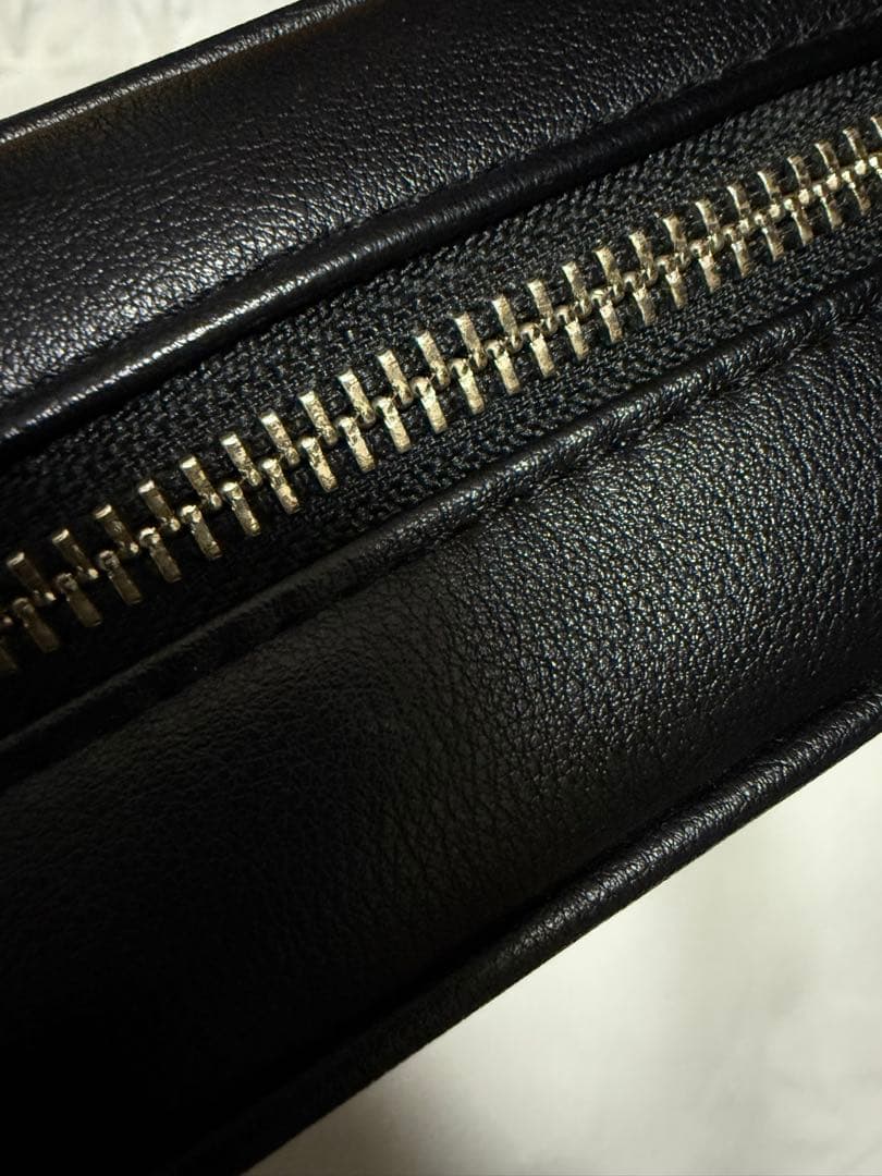 VASIC ブラック ハンドバッグ