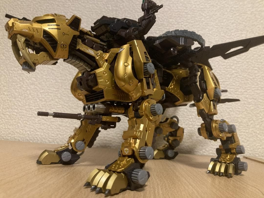 ゾイド HMM セイバータイガーゴールド 塗装仕上品 説明欄必読