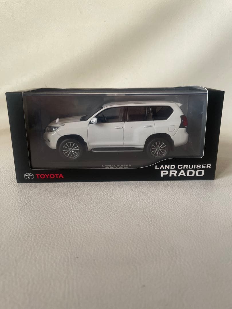 トヨタ ランドクルーザー プラド 150 後期 ① 040 スーパーホワイトⅡ