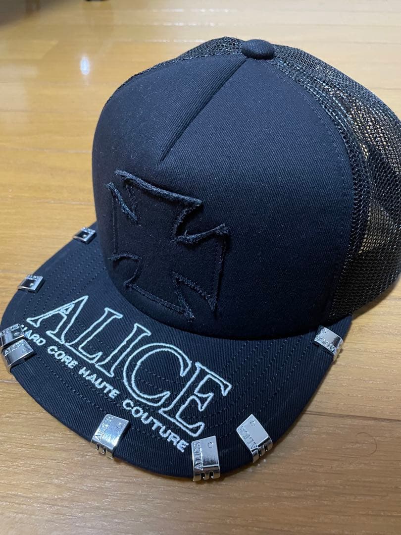 ALICE HOLLYWOOD ATELIER TRUCKER CAP ATELIER TRUCKER CAP (RED
