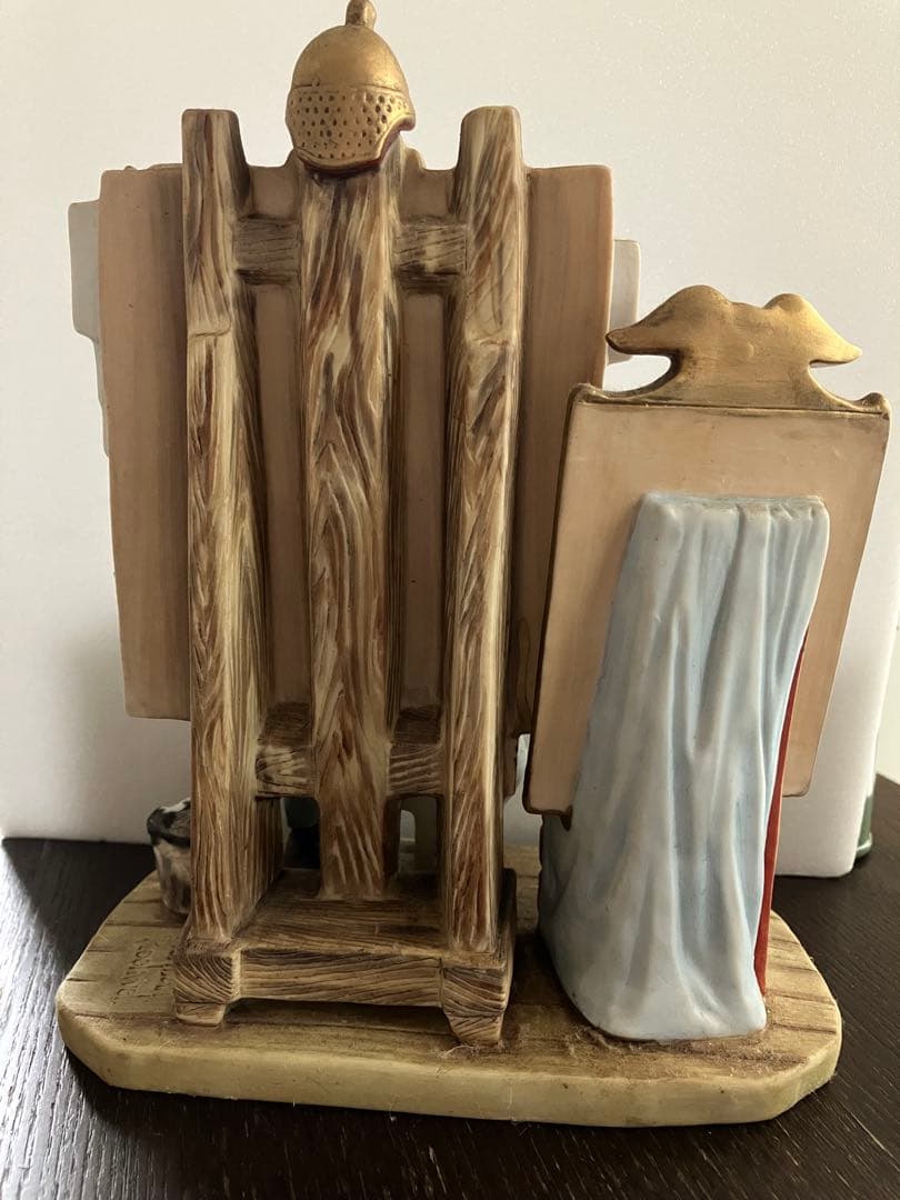 陶器 絵画をする人