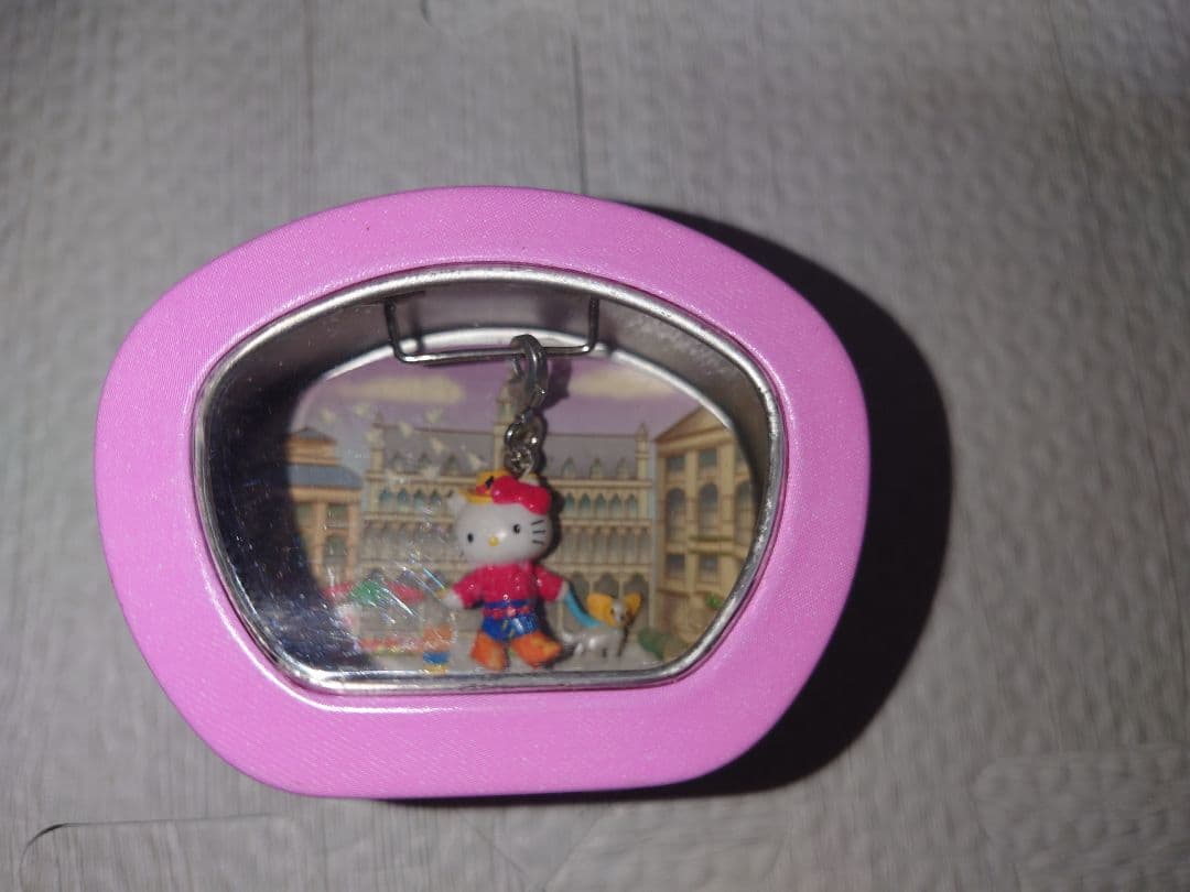 レア♥キティお散歩 チャーム♥ベルギーパピヨン