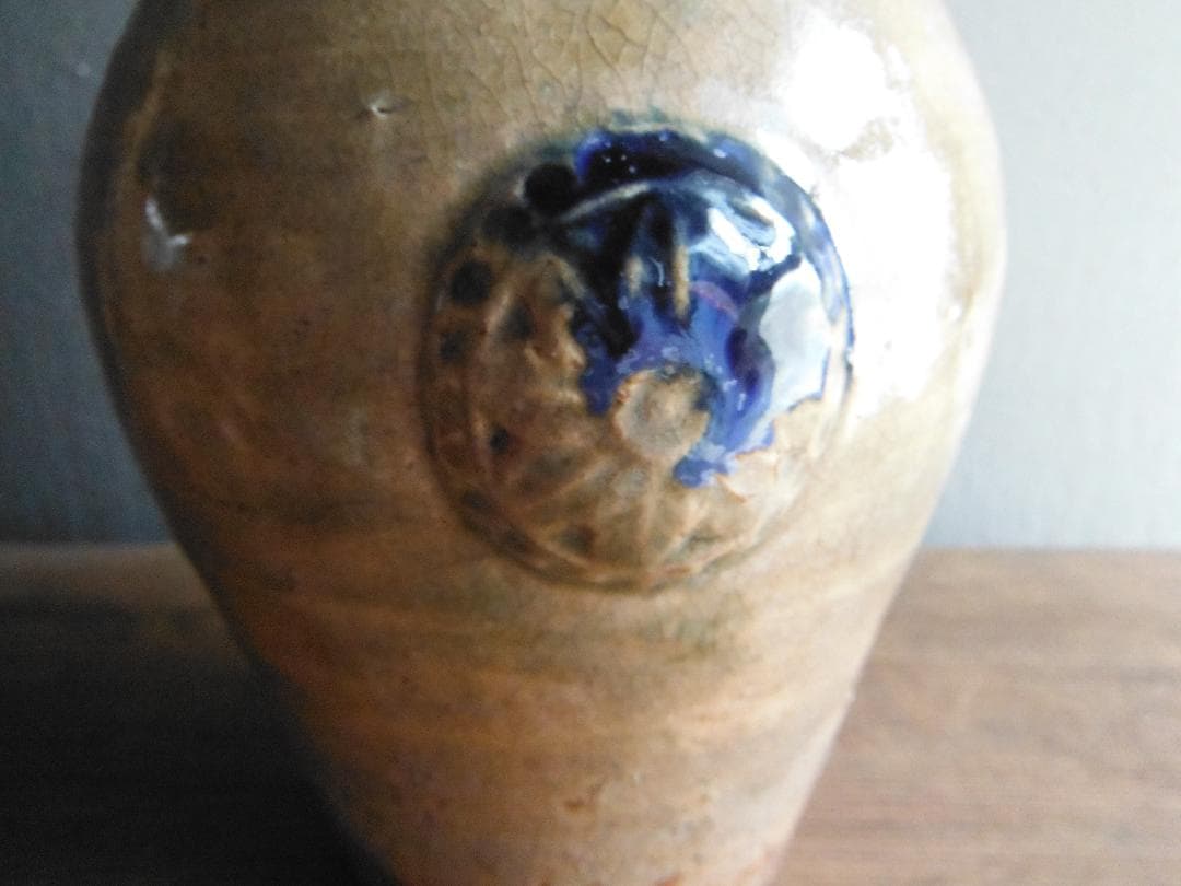 パリスマ・ひげ徳利　陶器の顔彫刻ボトル