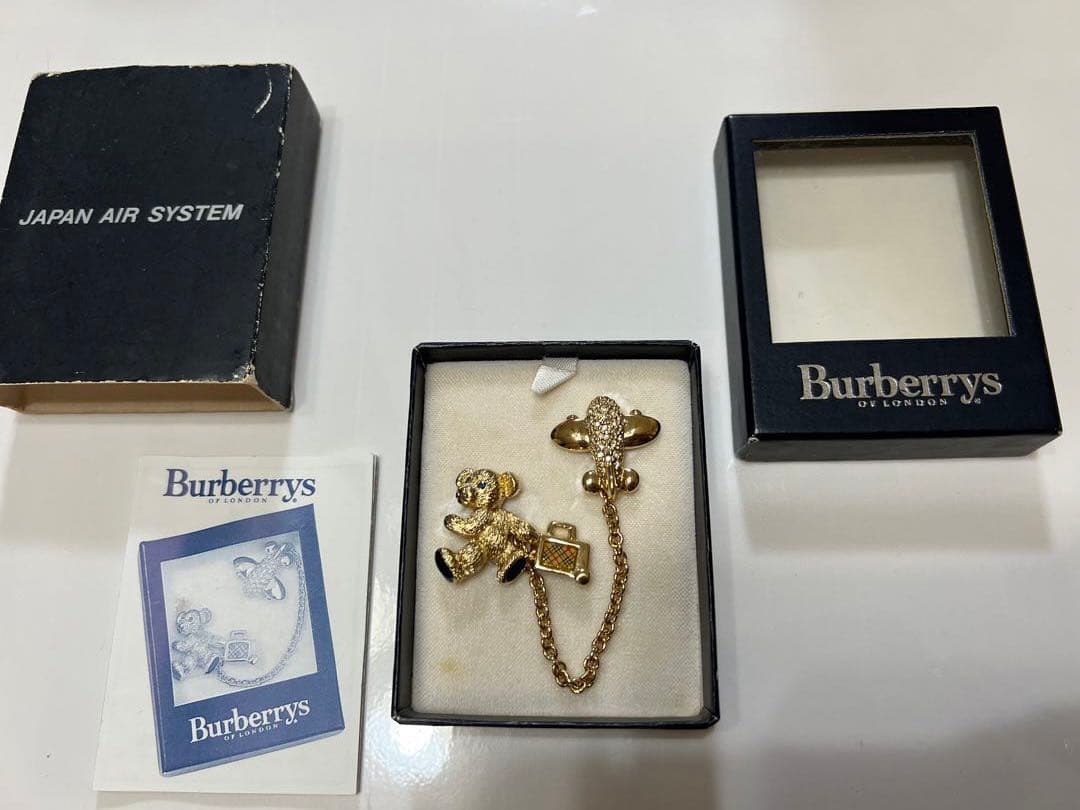 希少 BURBERRYS ブローチ ピンバッチ JAL 限定 機内販売 未使用2025年