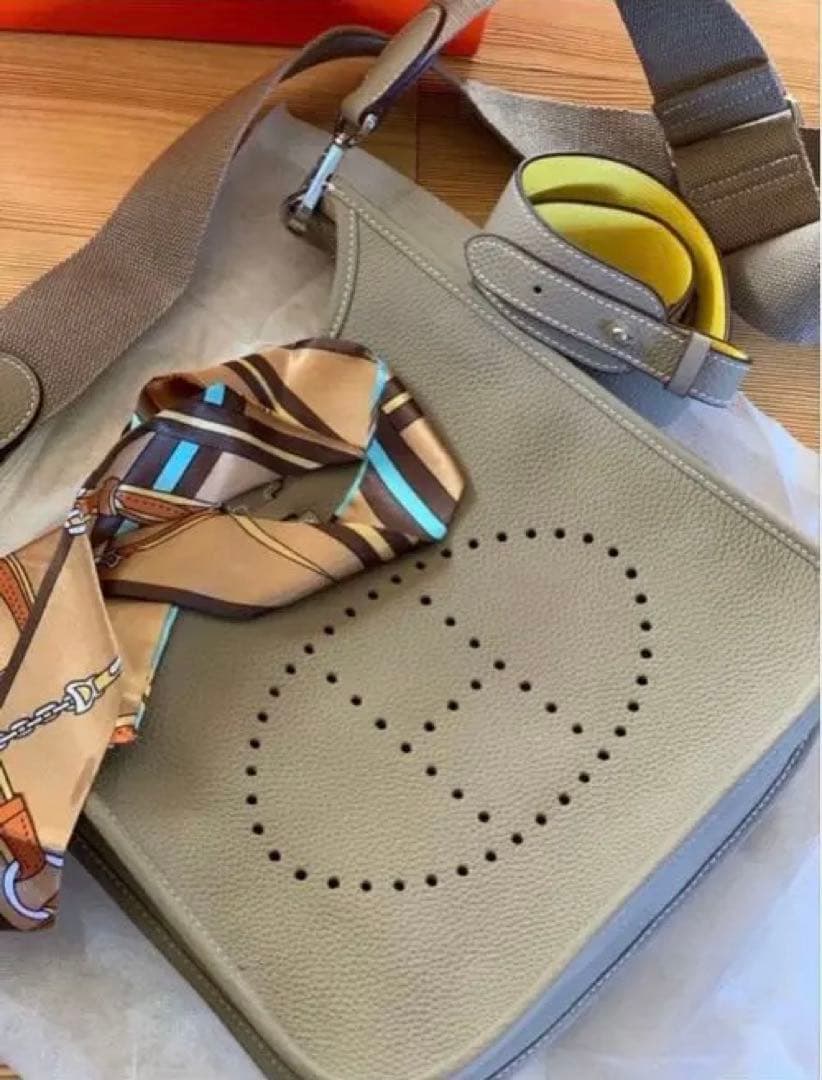 新品未使用 Hパンチング ショルダーバッグ ストラップ 高級革