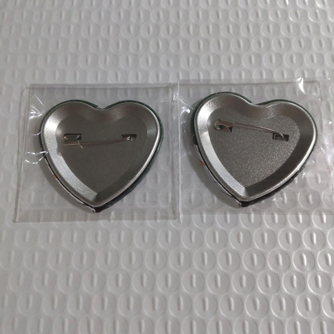 進撃の巨人 ハート型缶バッジ リヴァイ ２個 TSUTAYA 特典