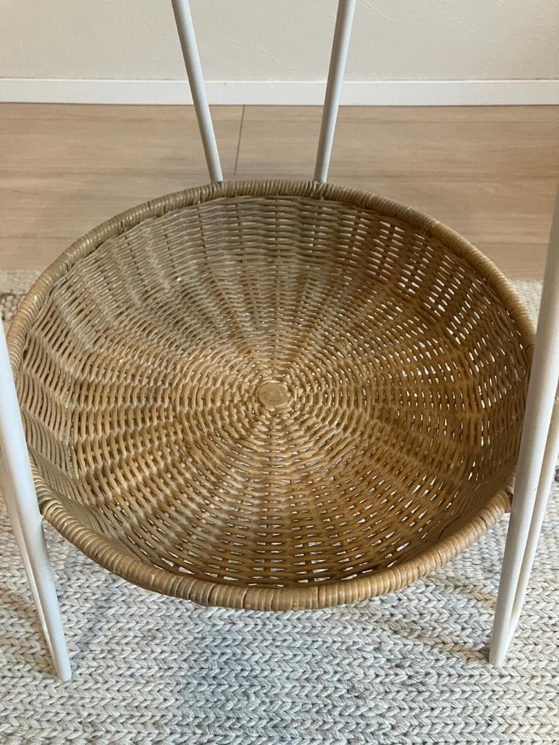 イデ― / IDEE WALLABY SIDE TABLE White - WWW.MAINLINEDENTALLAB.COM