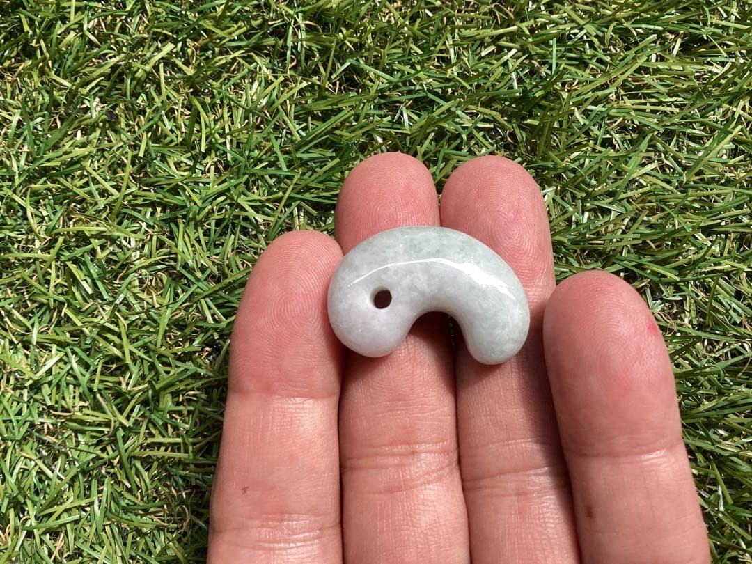 ✳摩訶不思議**吉祥開運 糸魚川翡翠小滝産*勾玉 守護石に