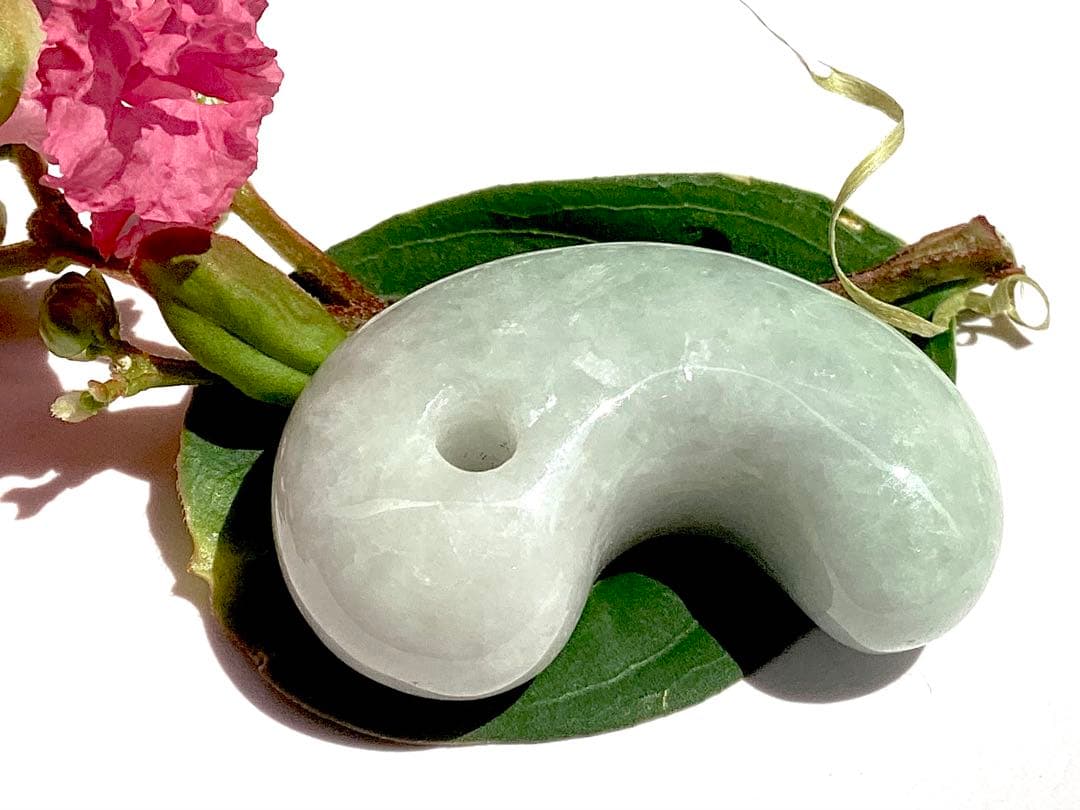 ✳摩訶不思議**吉祥開運 糸魚川翡翠小滝産*勾玉 守護石に