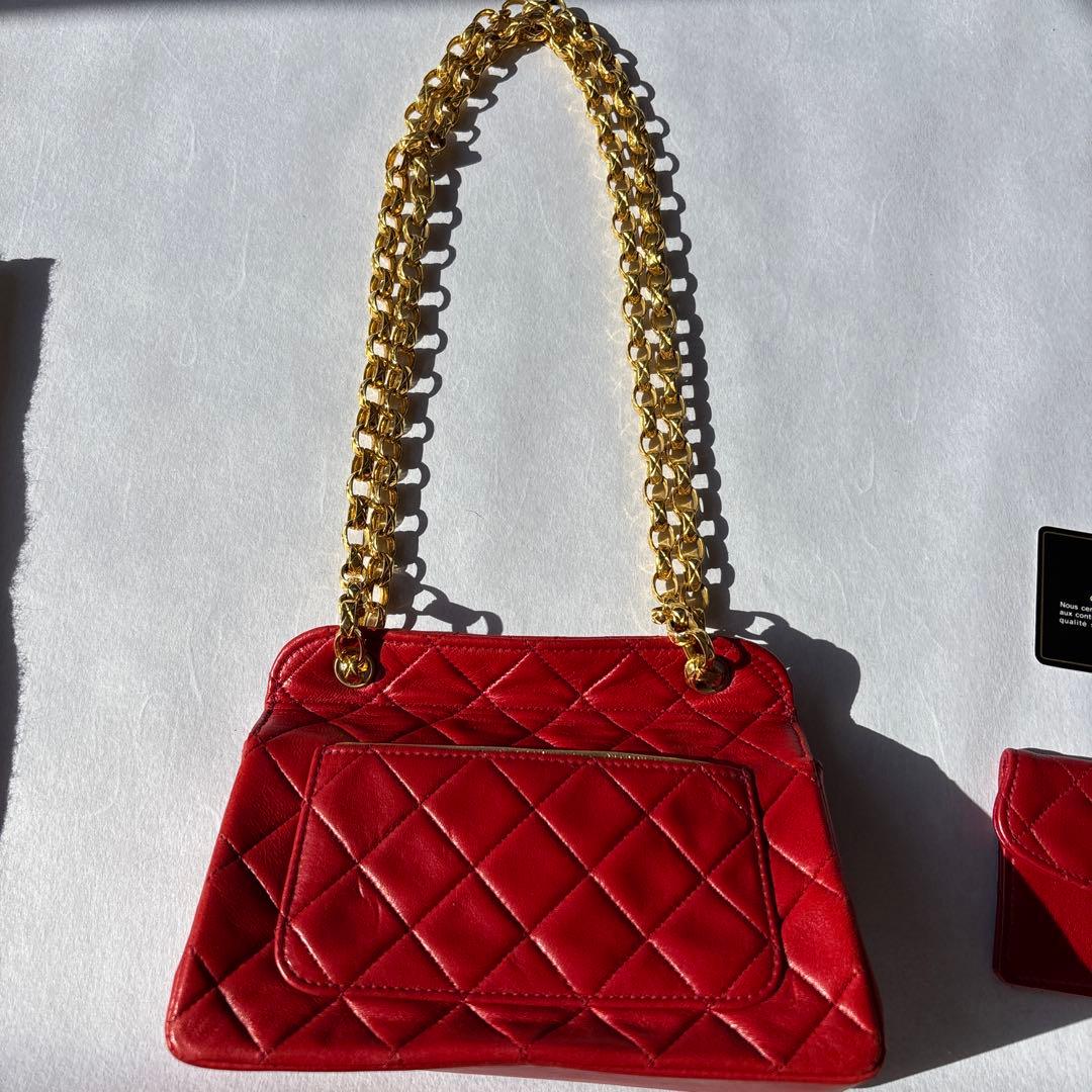 CHANEL レッドショルダーバッグ ゴールドチェーン