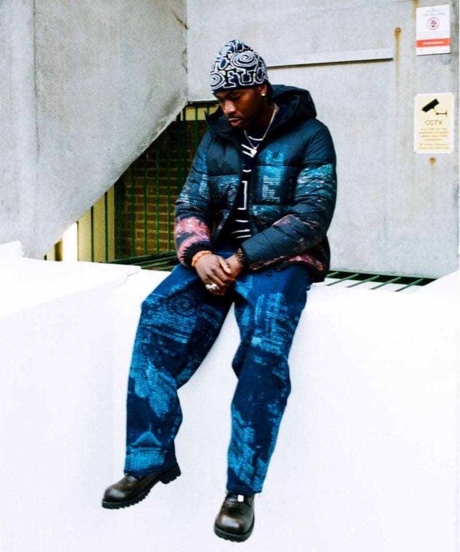 森山朝光作 木彫 弥勤 高さ約57.5㎝ チヒオニ 東さ8-0104☆2F