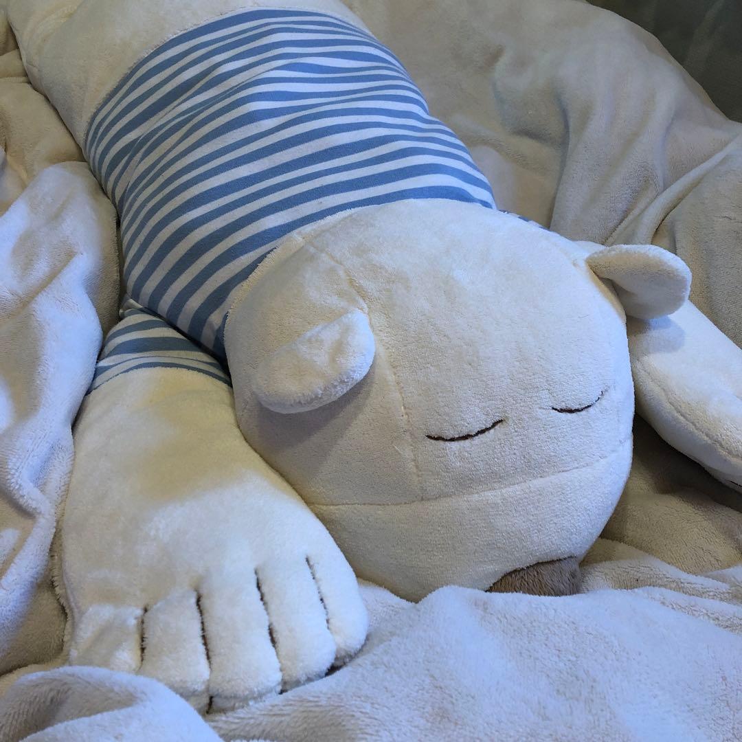 ニトリの抱き枕シロクマ。巷で少しだけ有名なのですが、ご存知でしょ