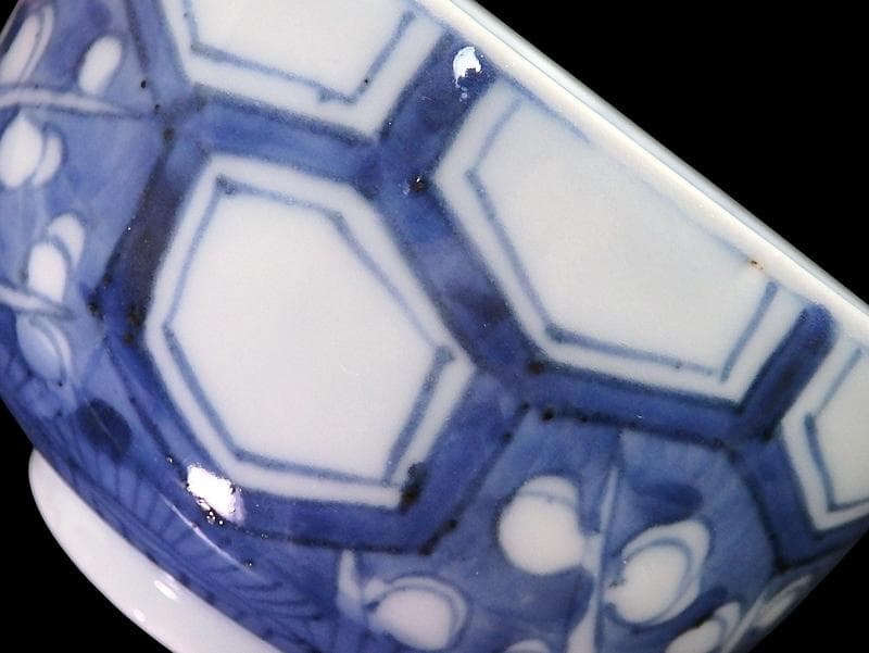 古伊万里　染付 亀甲紋に梅の図　りん茶碗　A598AS-fbvc